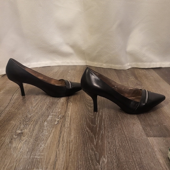 Moda spana Black heels size 7.5 with zipper embellishment - Picture 3 of 12